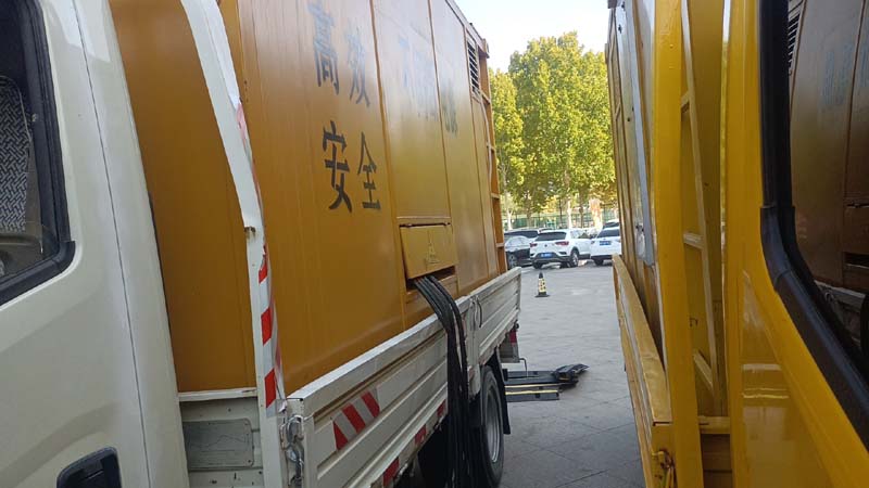 策勒如何判断柴油发电机组和UPS电源的切换时间是否符合要求？