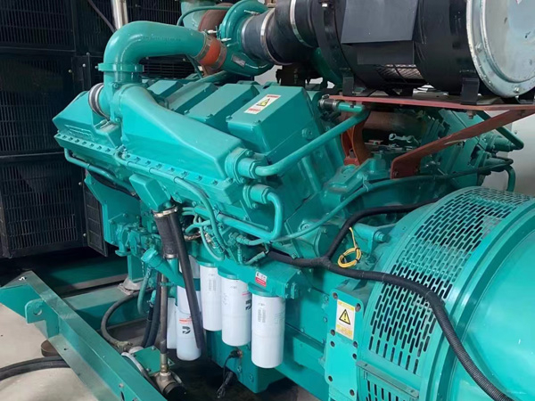 策勒更换100kW柴油发电机组机油时，需要注意哪些事项？