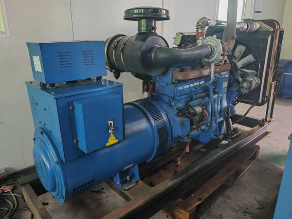 策勒100kW柴油发电机组使用多级机油有哪些优缺点？