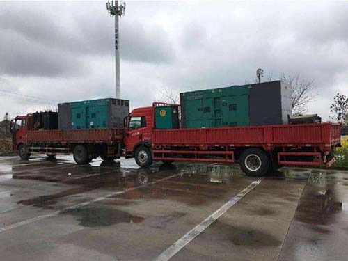 策勒涂抹密封胶后，需要等待多长时间才能安装水冷式机油散热器密封件？